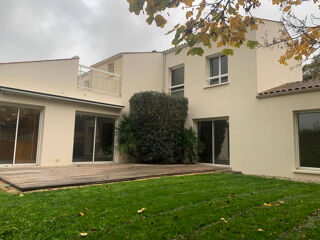  Maison  louer 6 pices 180 m