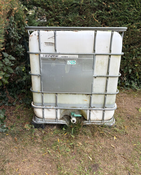 cuve a eau 1000L 50 Saint-Jans-Cappel (59)