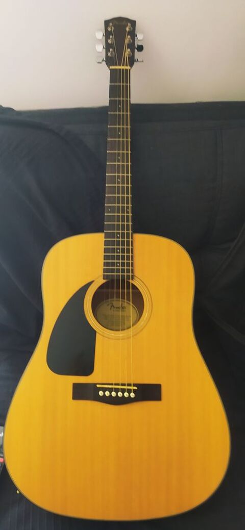 Guitare fender pour gaucher avec housse 150 Dax (40)