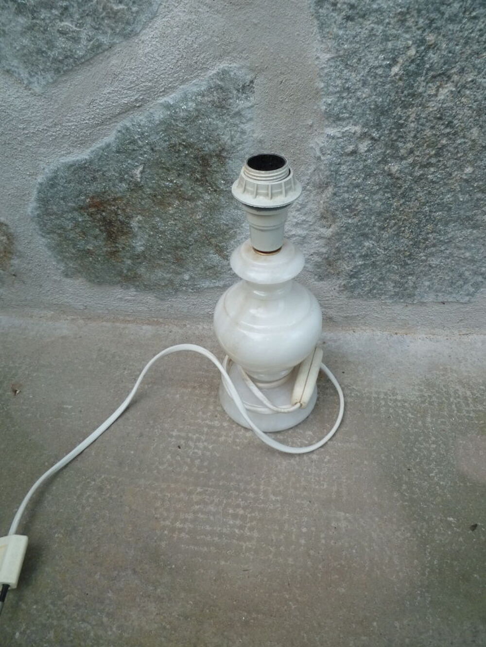 Pied de lampe en Alb&acirc;tre
Cuisine
