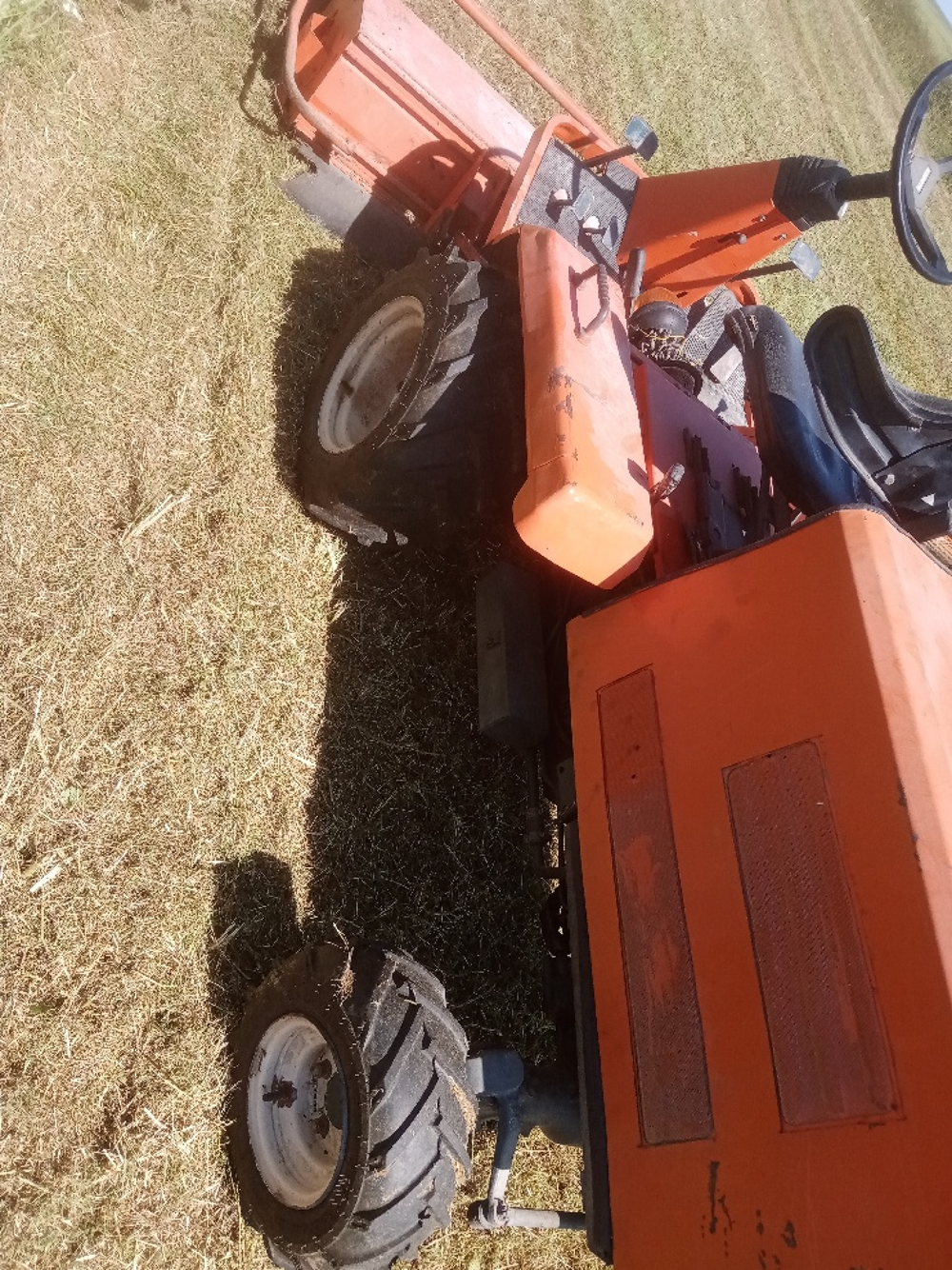 kubota F2000 avec broyeur a fleau frontal Jardin