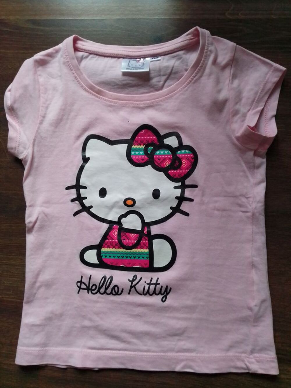 Tee shirt &eacute;t&eacute; fille Hello Kitty taille 6 ans TBE Vêtements enfants
