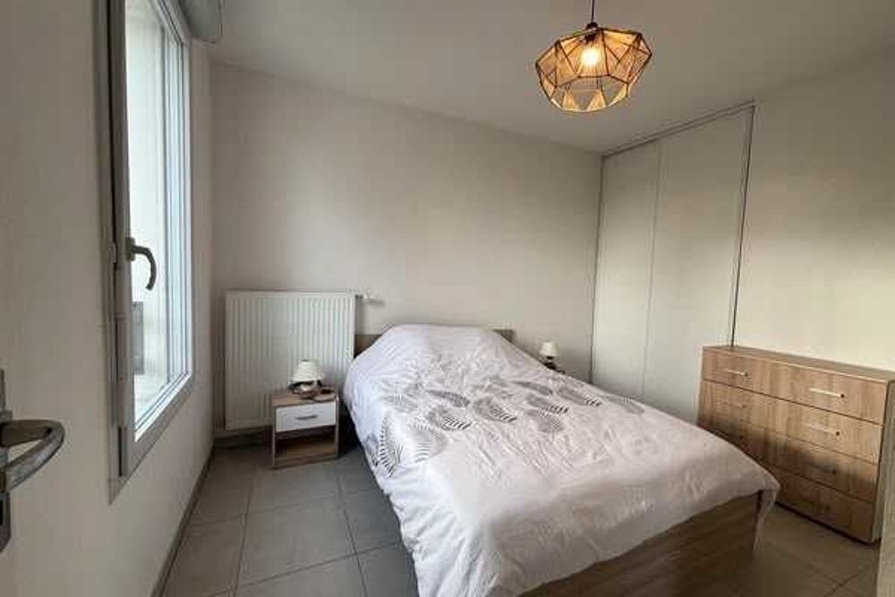 Location Appartement T2 meublé avec grand balcon et 2 places de parking €