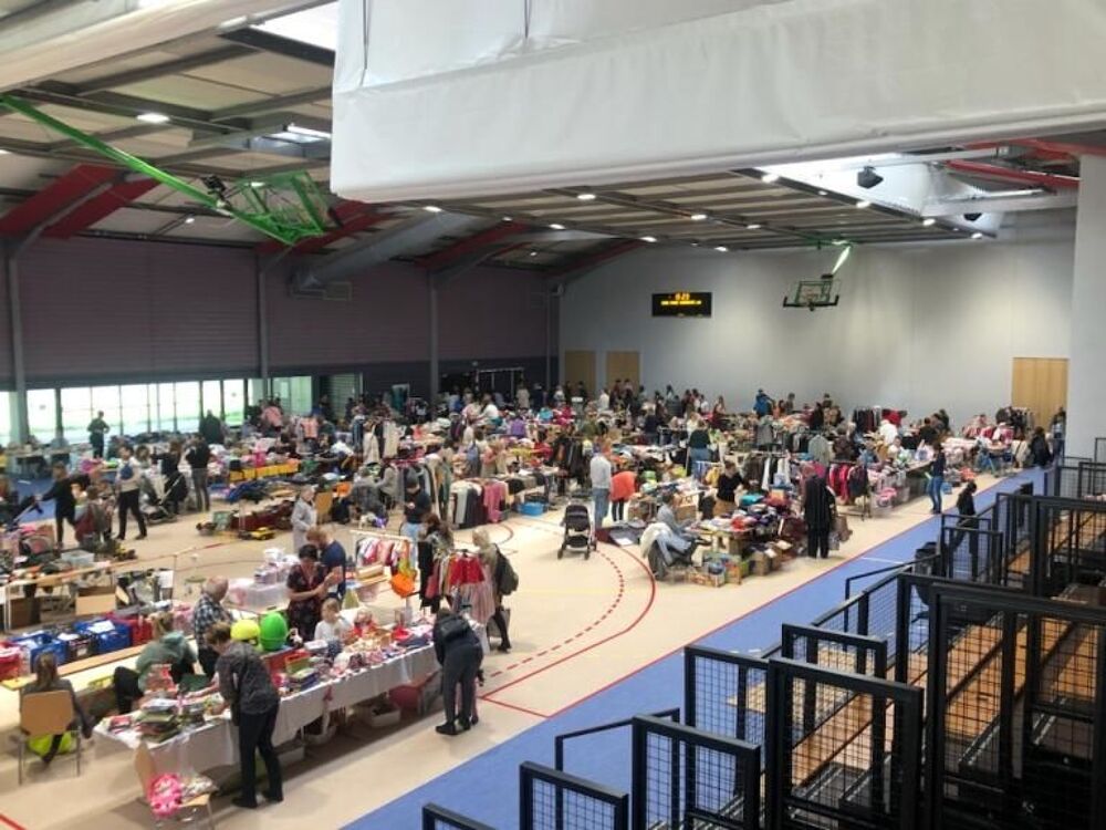 Bourse pu&eacute;riculture jouets v&ecirc;tements efants adultes Puériculture