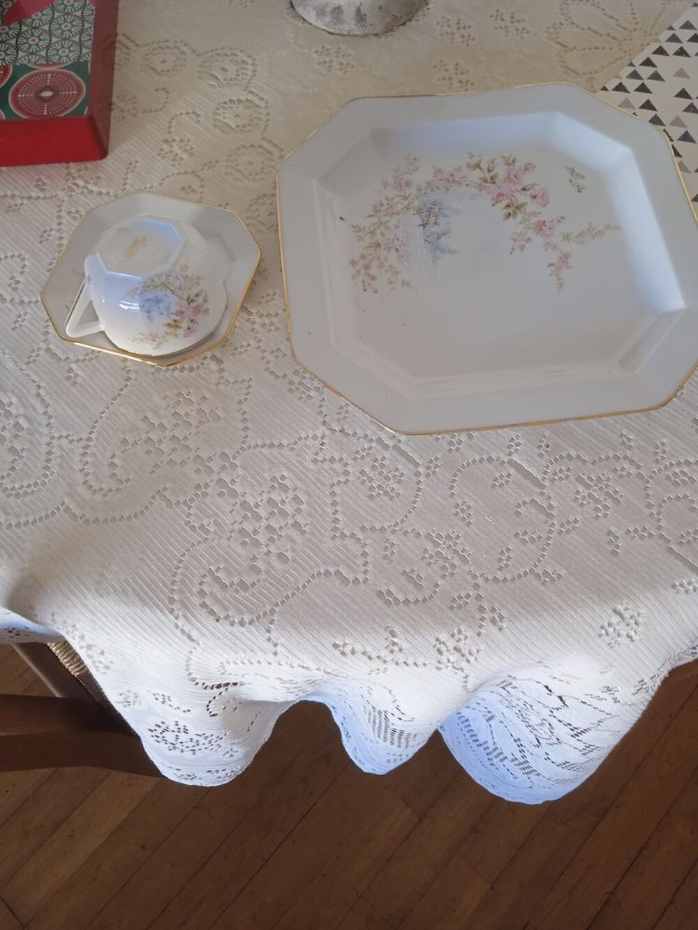 Service complet en tr&egrave;s bon &eacute;tat Meubles