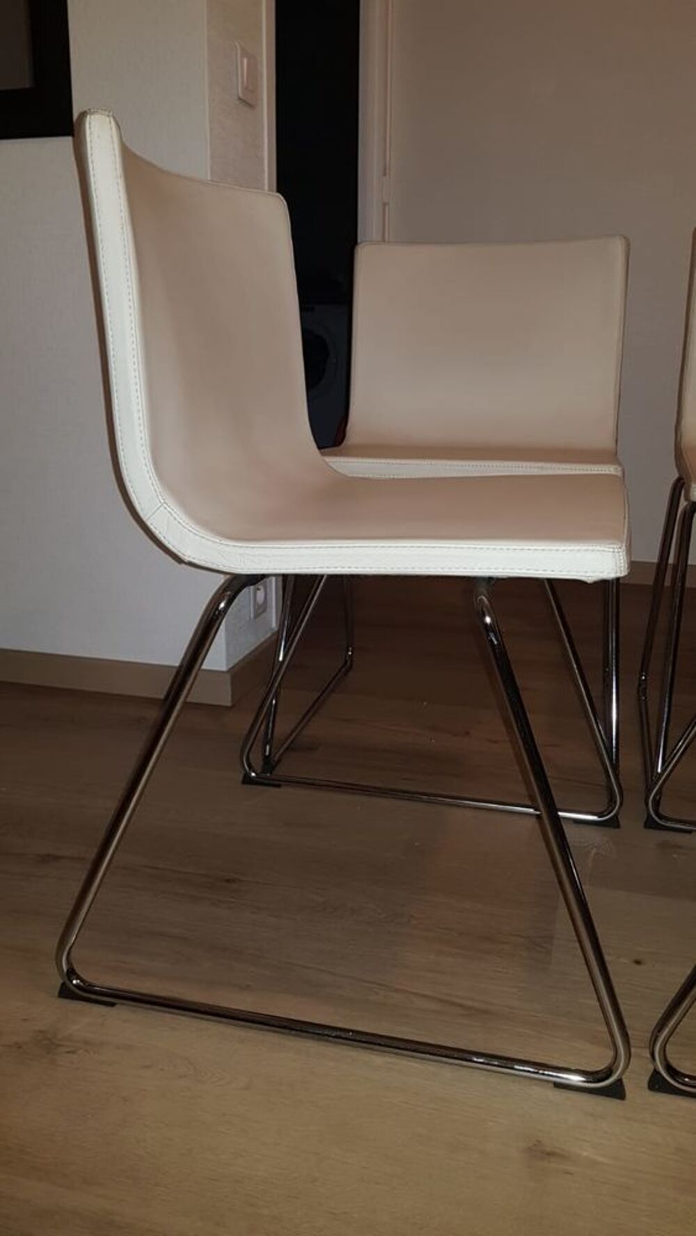 Splendide 4 chaise blanche simili-cuir Meubles