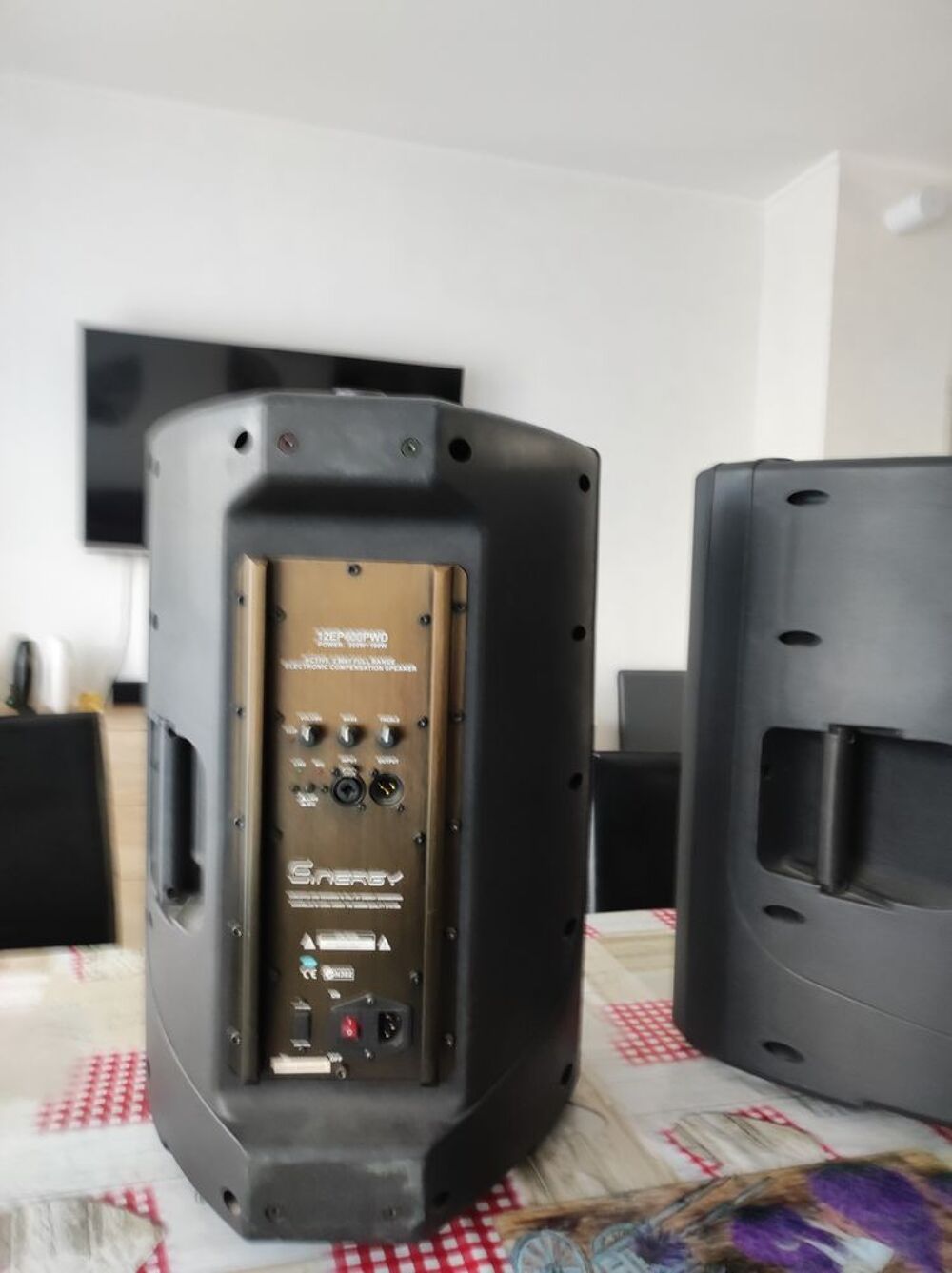 2 enceintes Energy 400W Audio et hifi