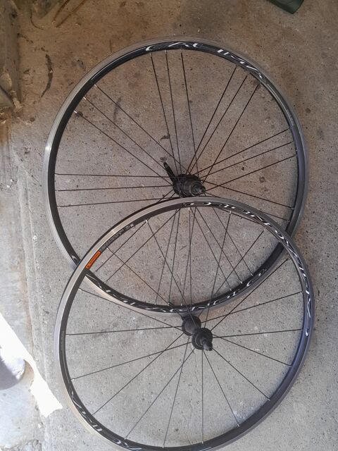 Paire de roues vélo route aluminium campagnolo calima 80 Villieu Loyes Mollon (01)