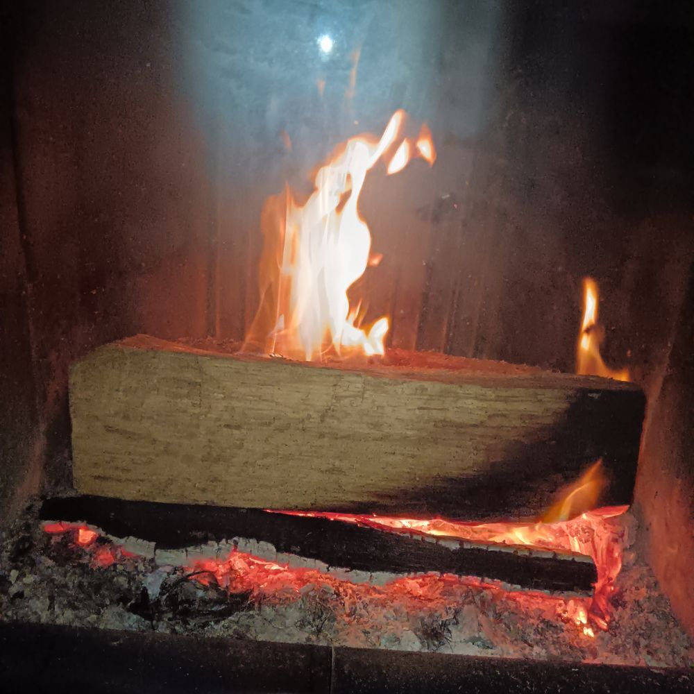 PO&Ecirc;LE A BOIS
Meubles