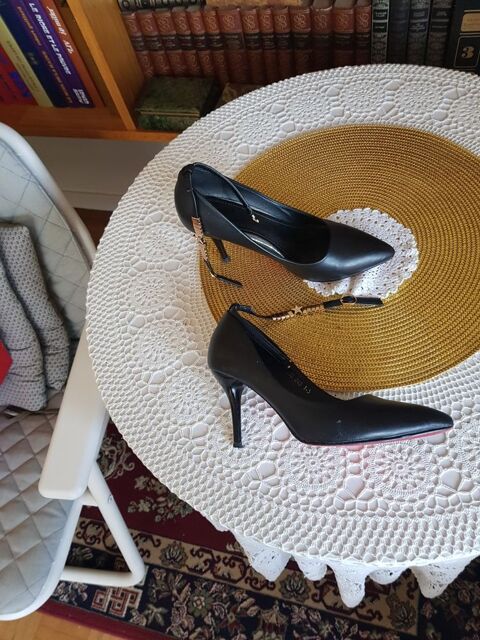 chaussures femmes � talons taille 37 10 Marly-le-Roi (78)