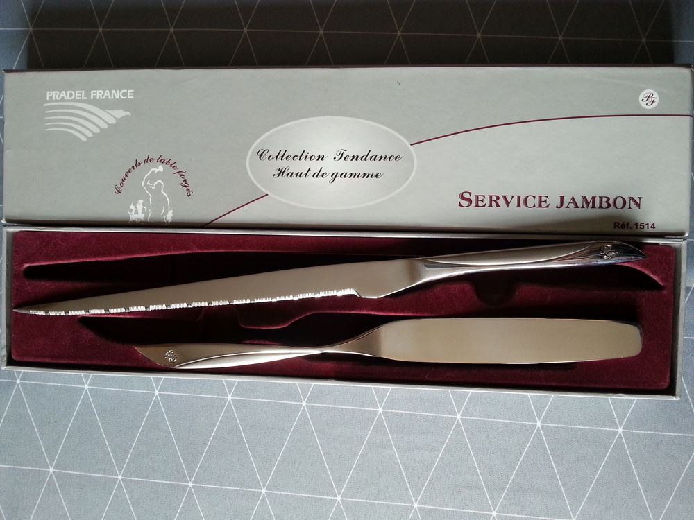 Service d&eacute;coupe jambon Pradel France Décoration