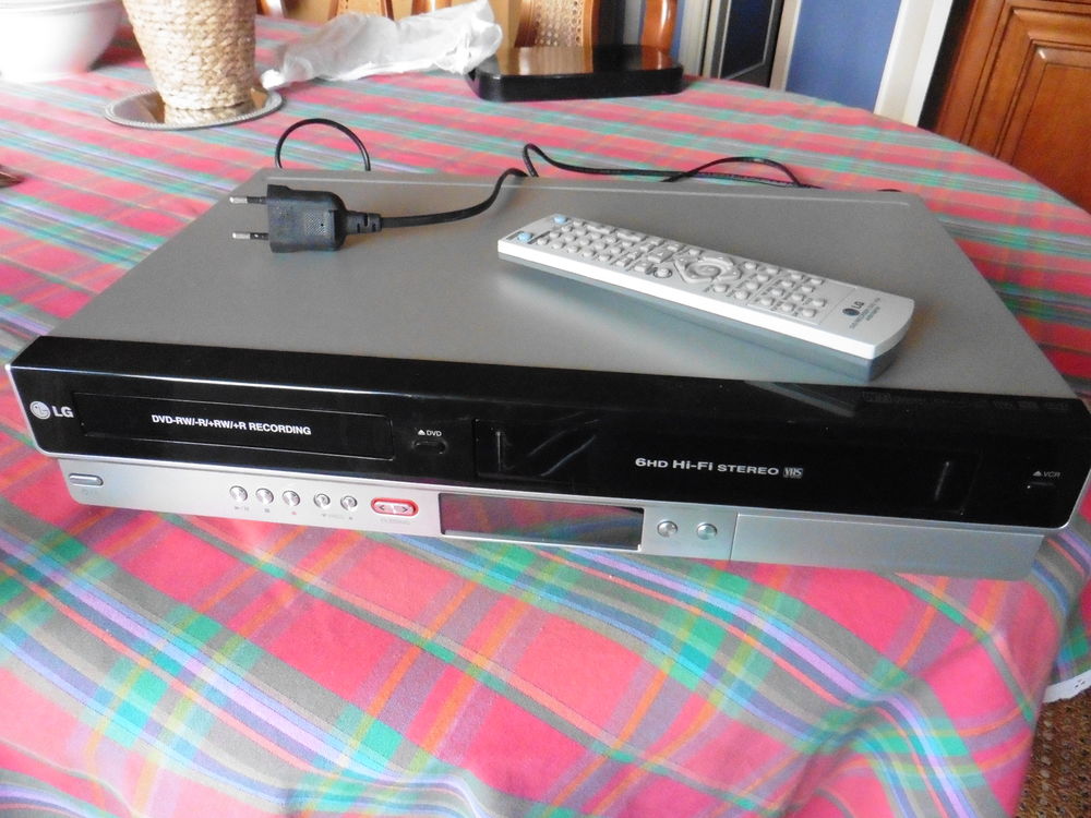 Magn&eacute;toscope graveur DVD a cassette mod&egrave;le RC 278 
DVD et blu-ray