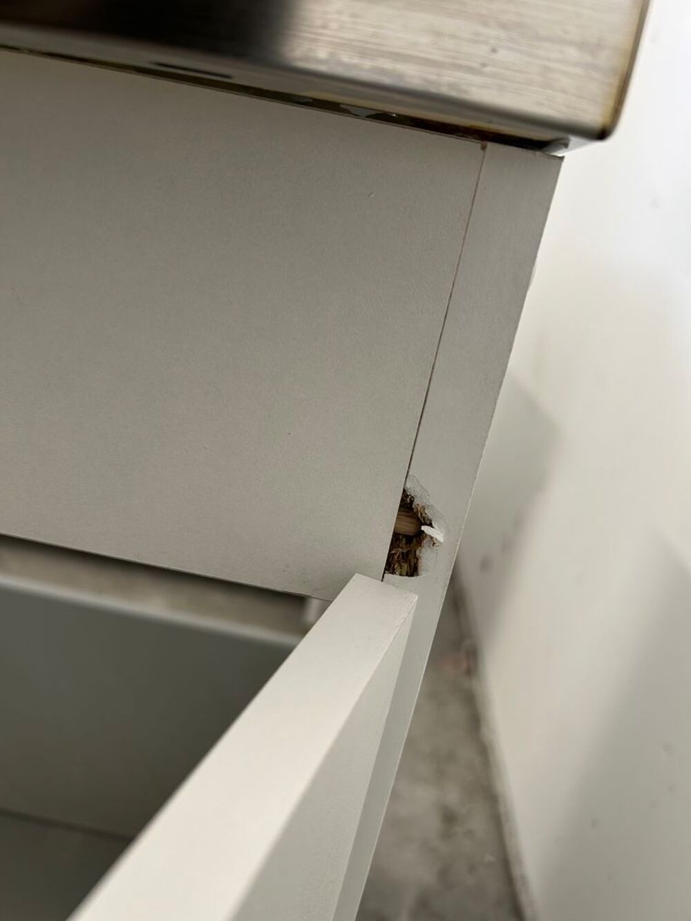 Meuble blanc avec &eacute;vier inox quasi neuf Meubles