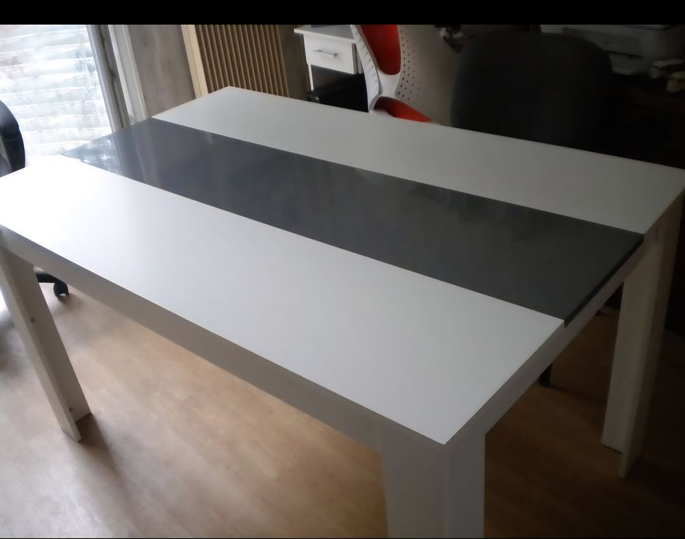 Table de salle &agrave; manger Meubles