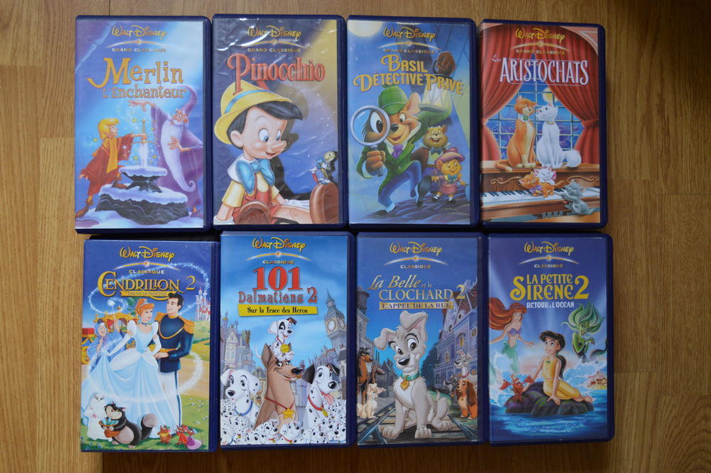 Cassettes VHS dessins anim&eacute;s Walt.Disney DVD et blu-ray