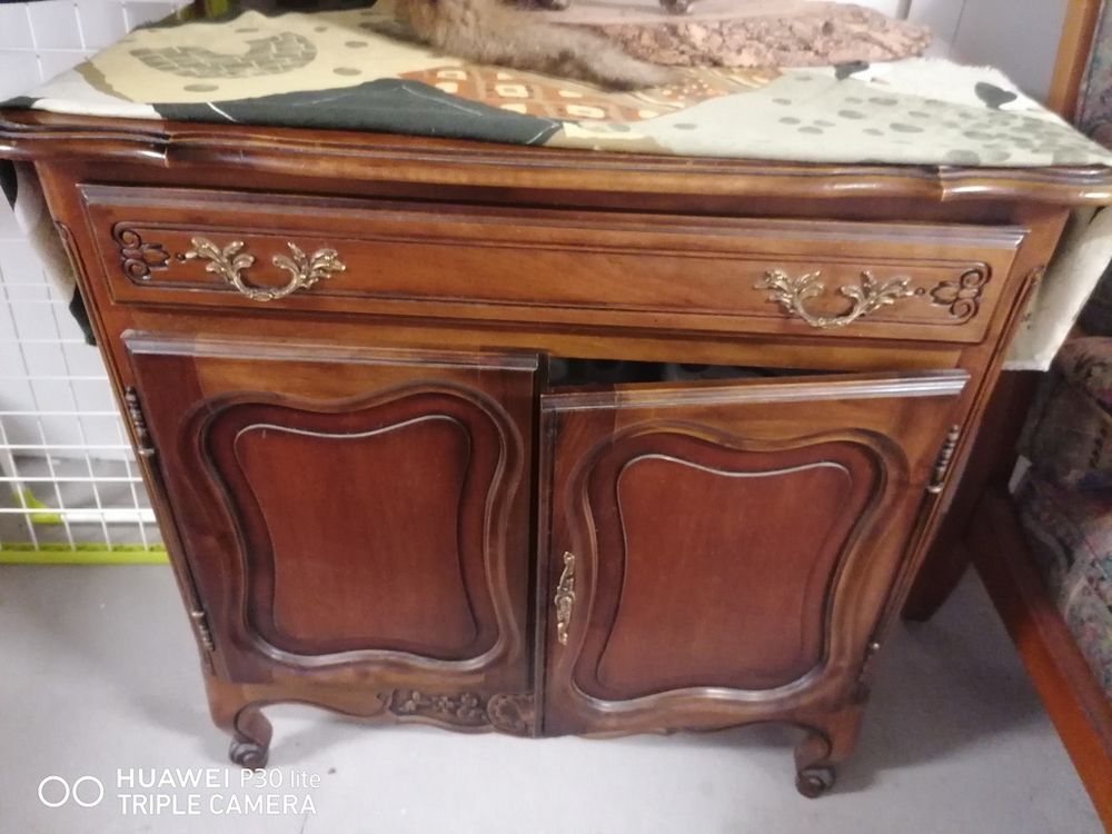 Meuble de rangement en bois massif &agrave; restaurer Meubles