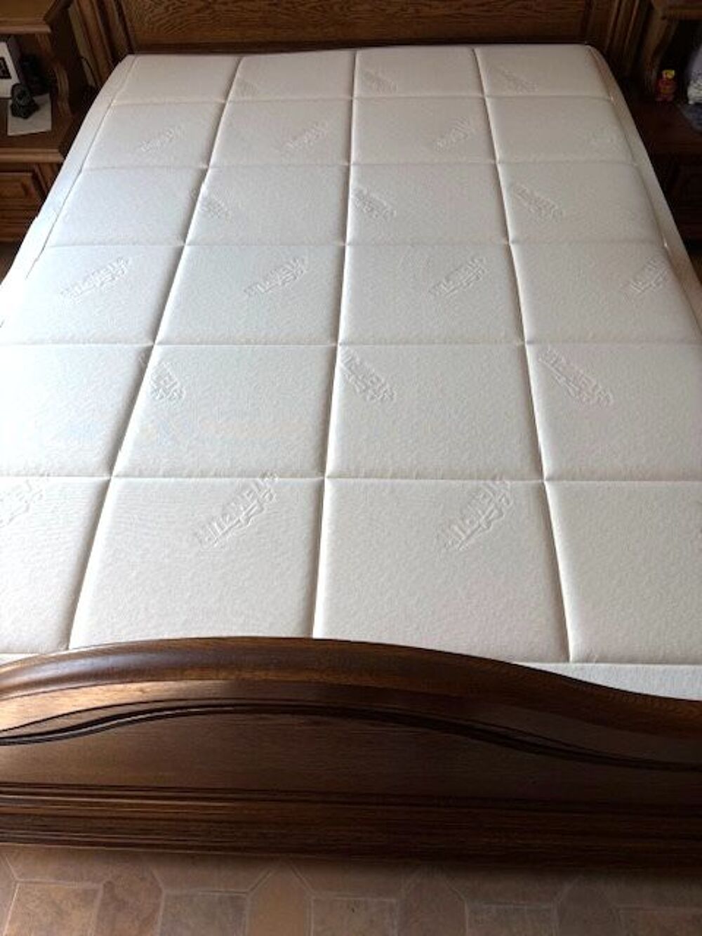 Matelas de marque TEMPUR 111 Meubles