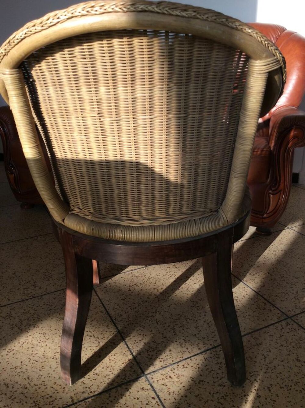  confortable fauteuil en osier 
Meubles