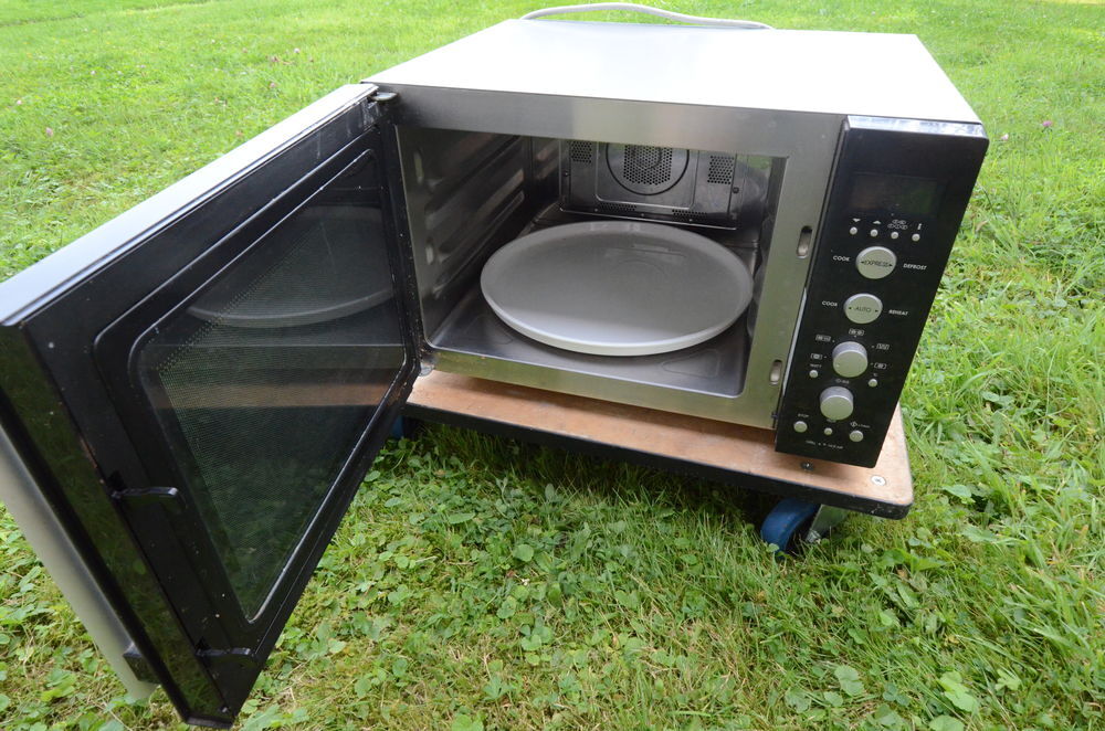 Four Micro-onde Electrom�nager