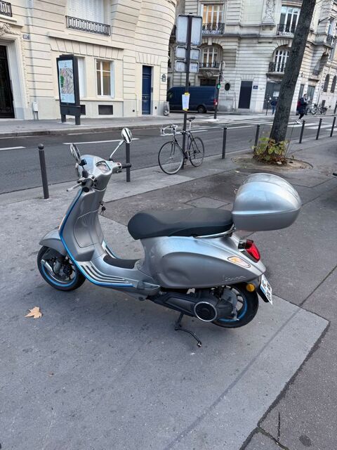 Scooter VESPA 2018 occasion Paris 75006