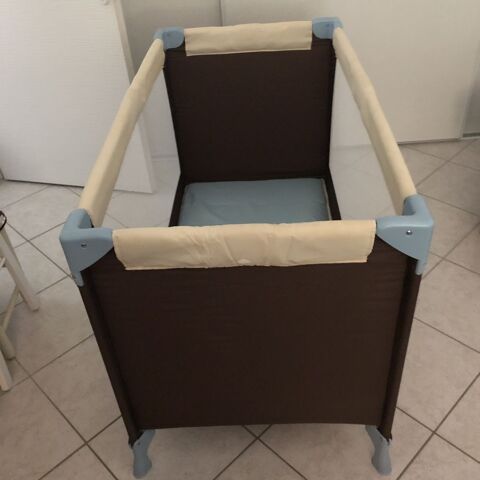 lit parapluie marque Babideal 35 Saint-Savin (38)