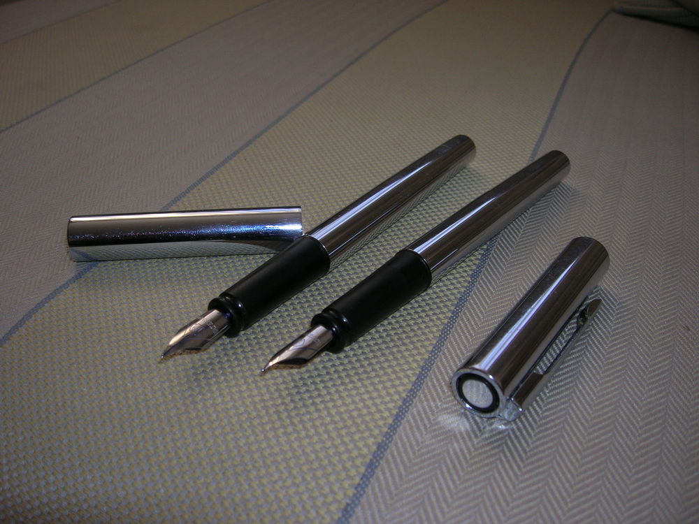 2 stylos plume Waterman 