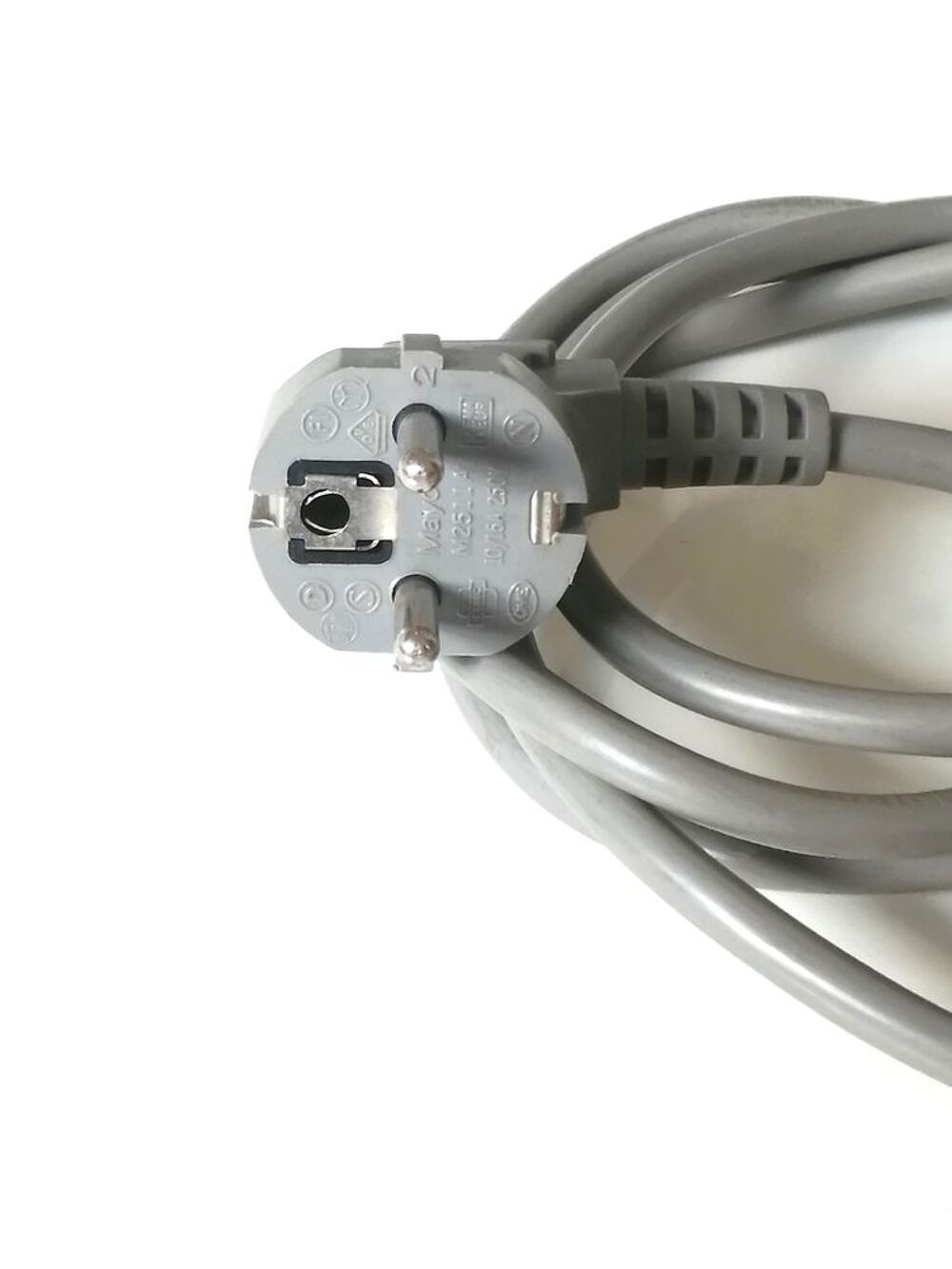 C&acirc;ble d'alimentation longueur : 1,80 m Bricolage