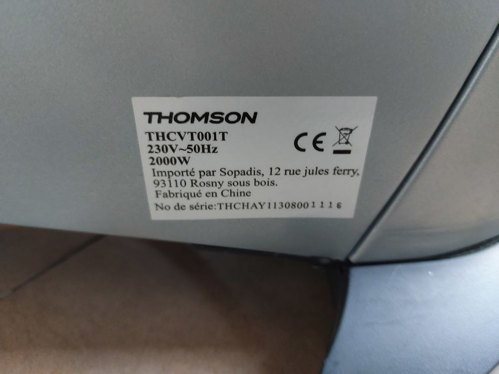 Radiateur &eacute;lectrique portable sur pieds 2000W Thomson Electroménager