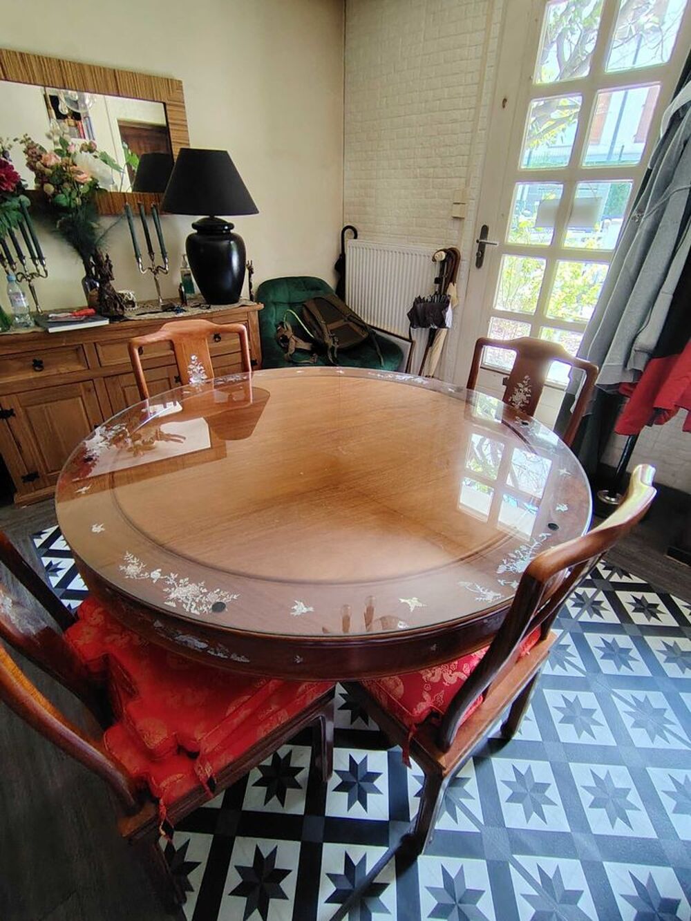 table de salle. &agrave; manger Meubles