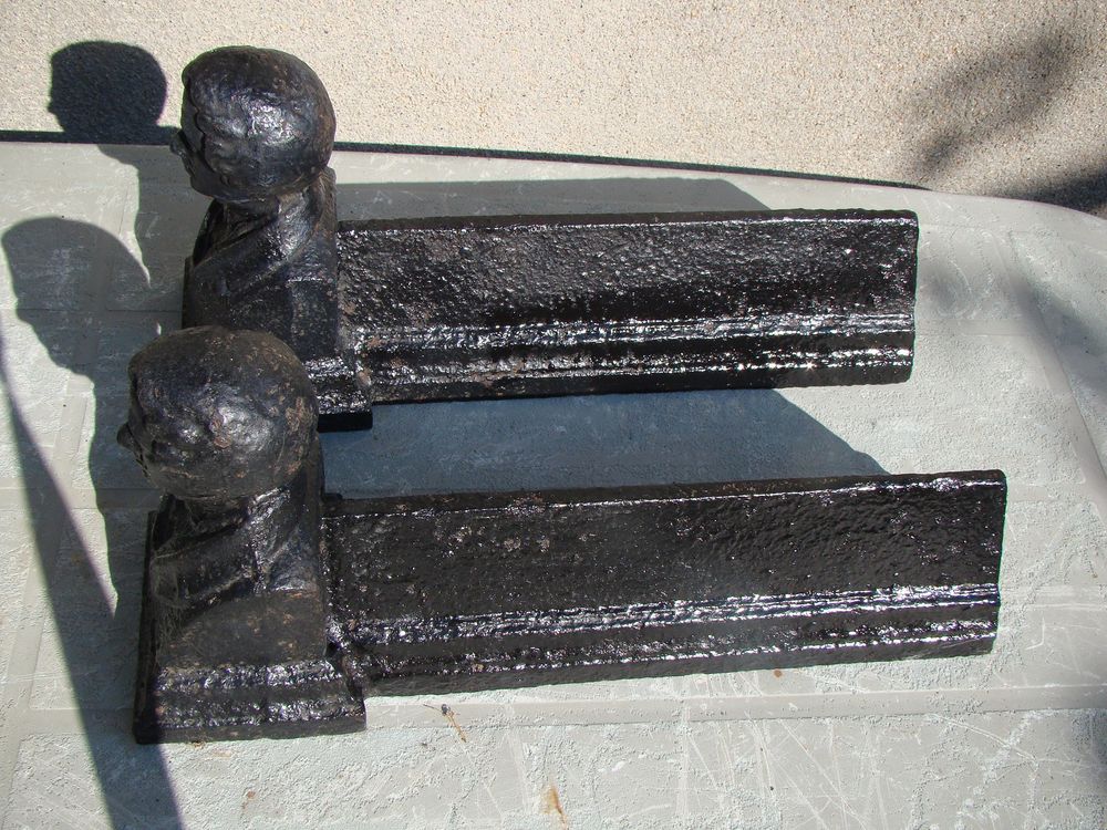 Anciens chenets de chemin&eacute;e en fonte Ann&eacute;es 1860 Décoration