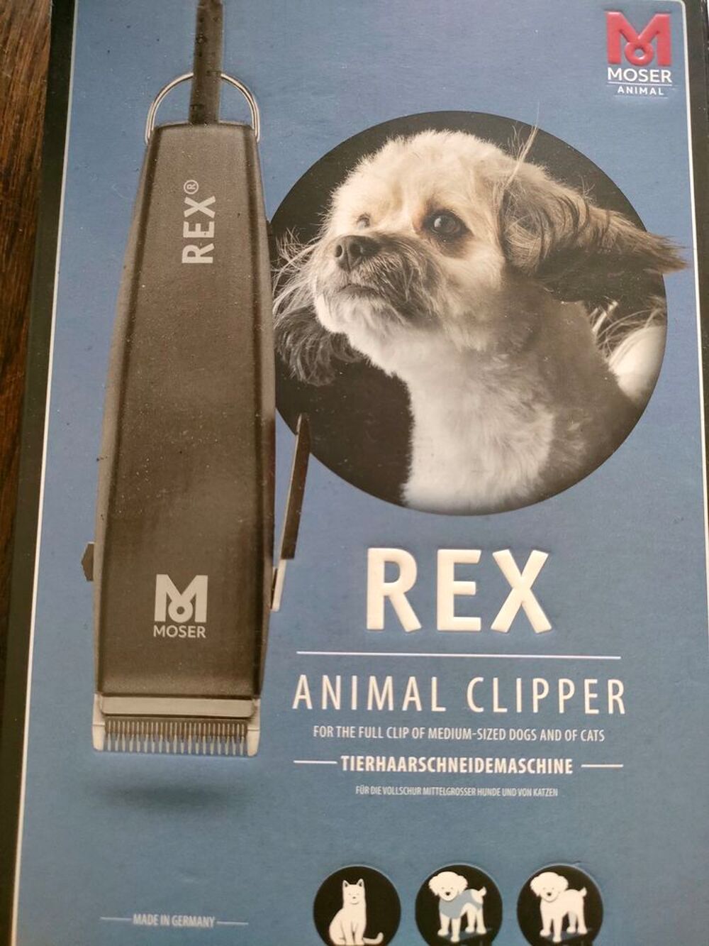   Tondeuse électrique pour chien. 