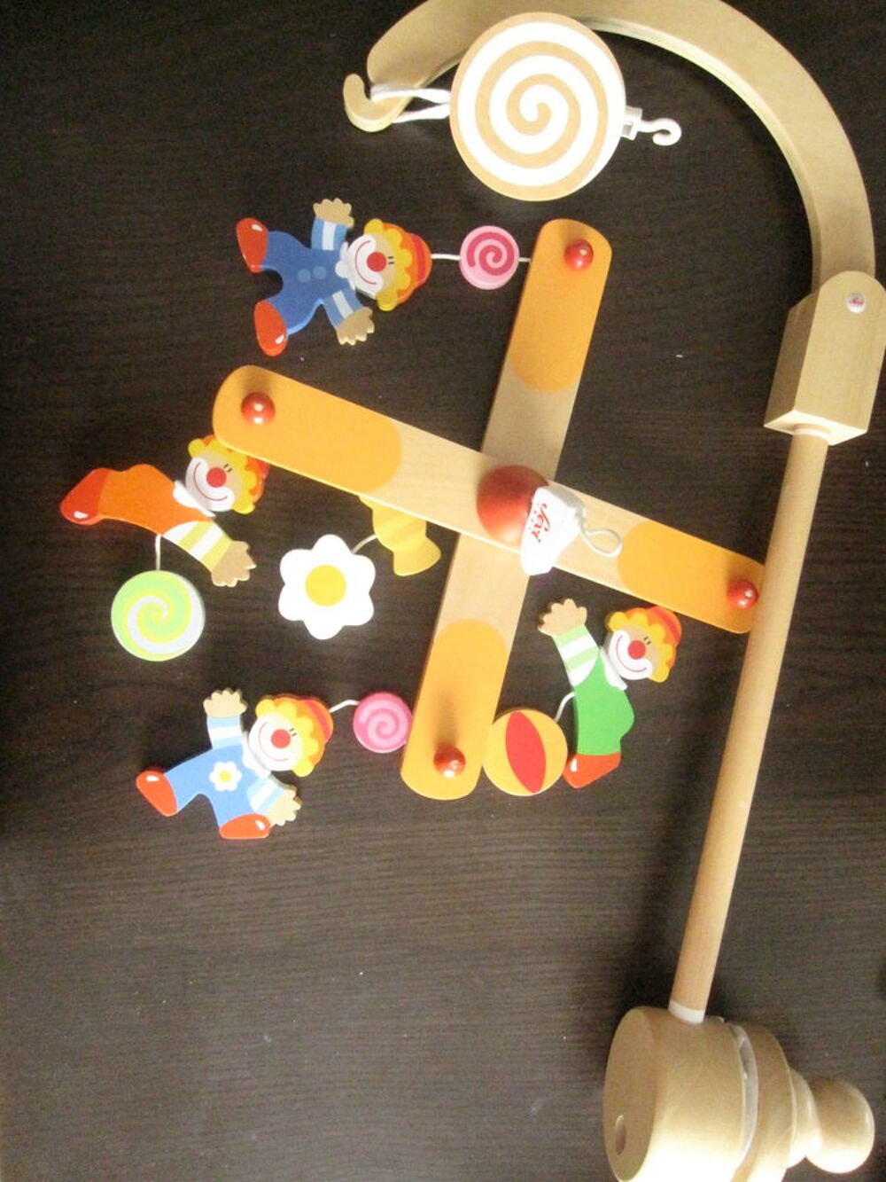 Mobile en bois clowns sevi Puériculture