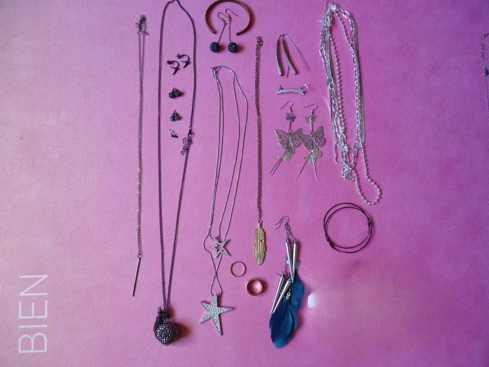 Lot bijoux femme claire's cache cache collier boucle d'oreil Bijoux et montres