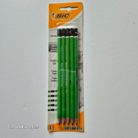 Lot de 5 BIC, crayons graphites critériums 550 de duretés di 4 Saumur (49)
