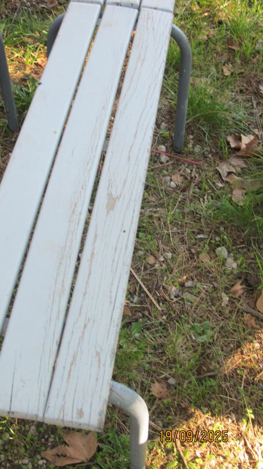 Bancs de jardin en fer et bois tr&egrave;s solides Jardin