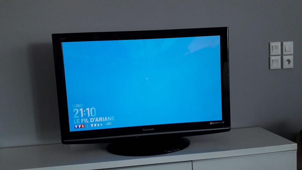 T&eacute;l&eacute;viseur Tr&eacute;s bon etat de marche Image et son
Photos/Video/TV