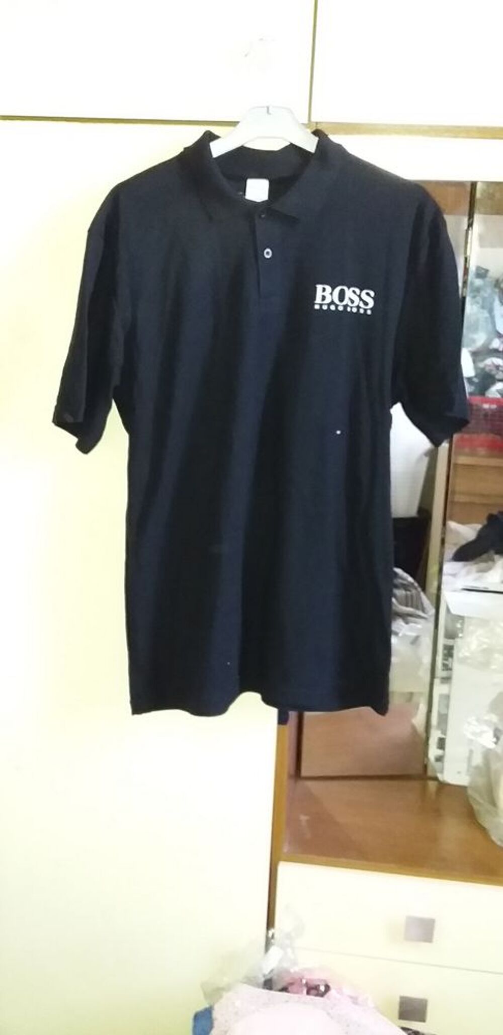 Polo Hugo boss taille 46 9€ Vêtements