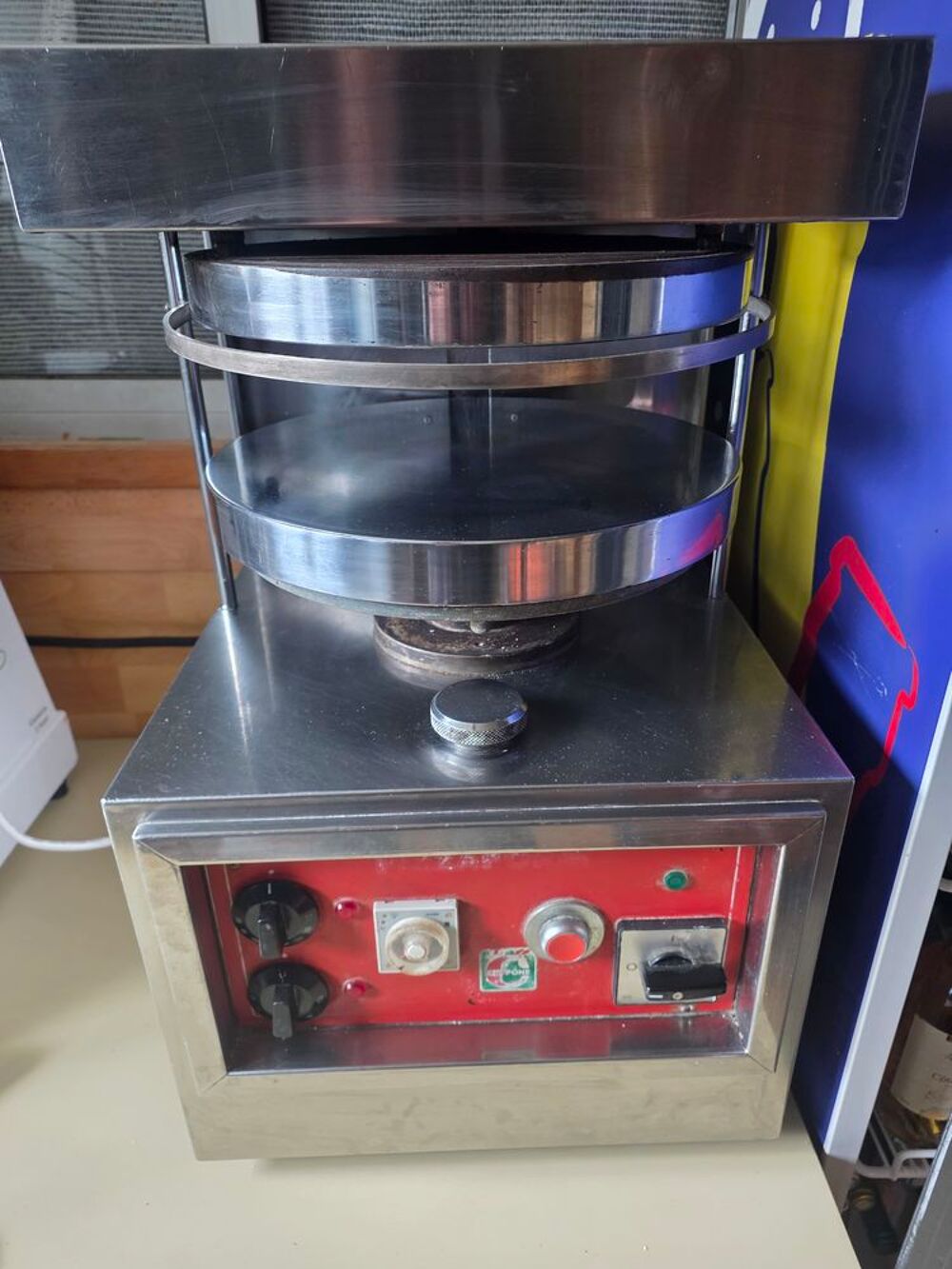 Formeuse a p&acirc;te a pizza Chauffante Cuppone Professionnel Electroménager