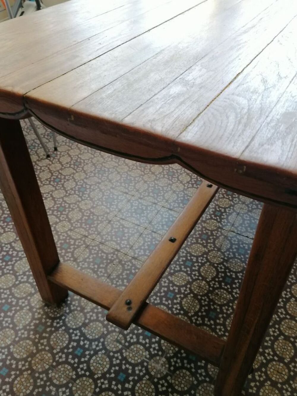 Table vintage style boh&egrave;me faite main. 
Meubles