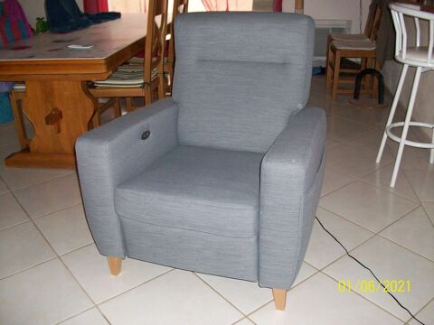 deux fauteuils relaxes électrique 480 Saint-Bauzély (30)
