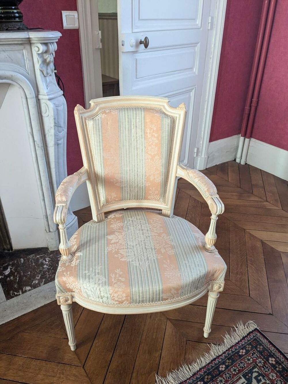 4 Fauteuils Louis 16 (2 paires) Meubles