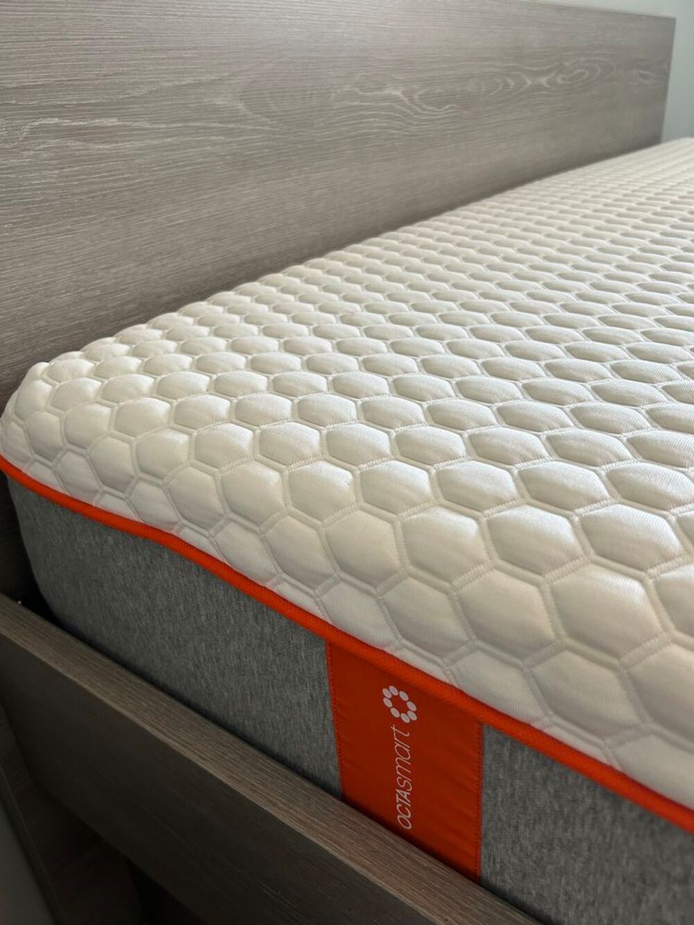 Matelas Octasmart Hybrid 160x200 - En excellent &eacute;tat Meubles
