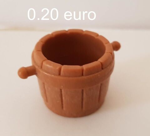 Playmobil seau   0.20 euro
0 Marseille 9 (13)