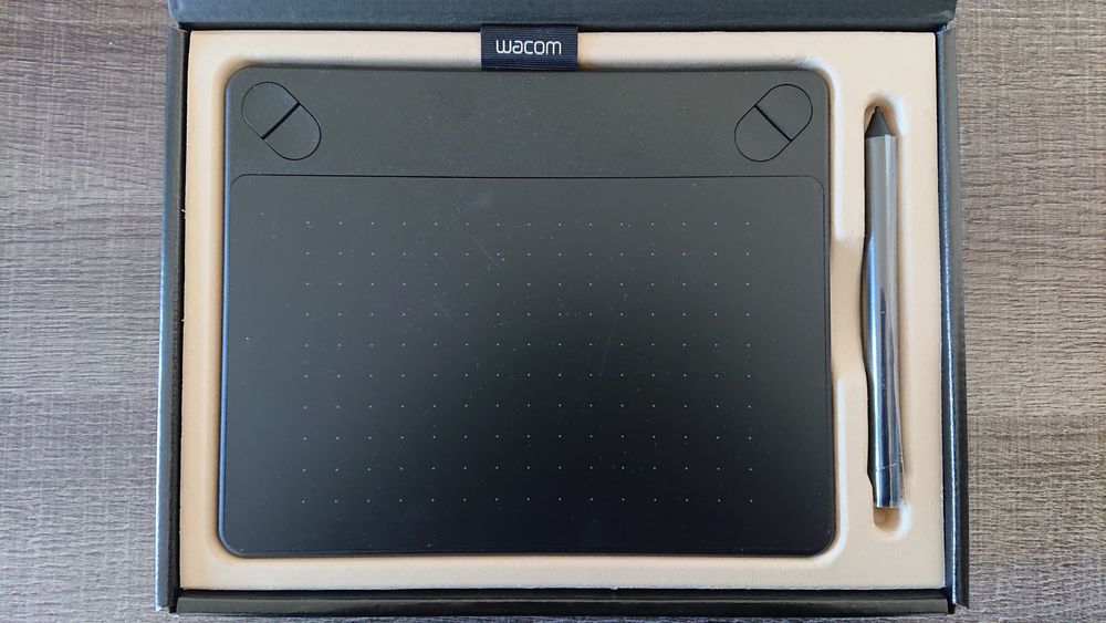 Tablette Graphique Wacom Intuos Comic Pen et Touch Noir Matériel informatique
