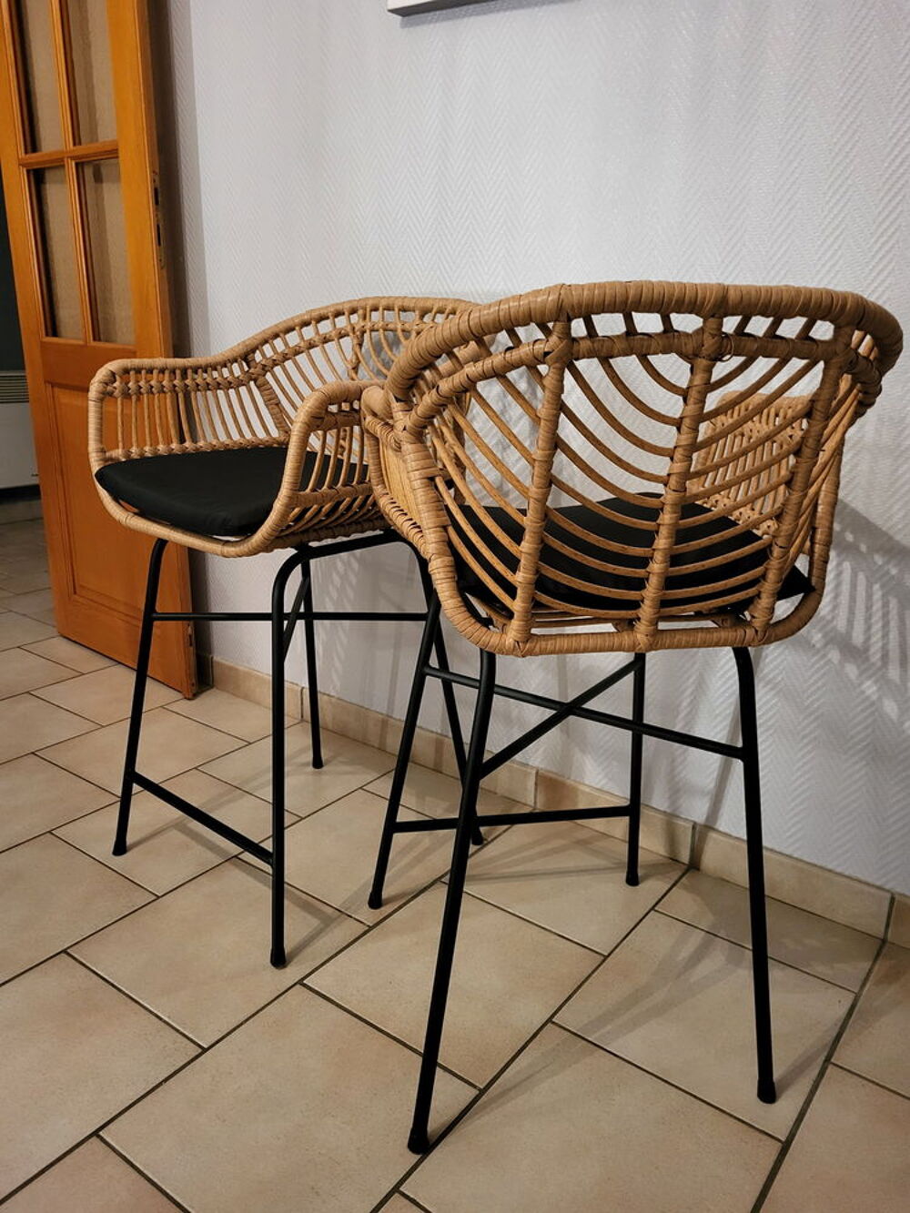 2 chaises hautes fer et osier neuves factures &agrave; l'appui Meubles