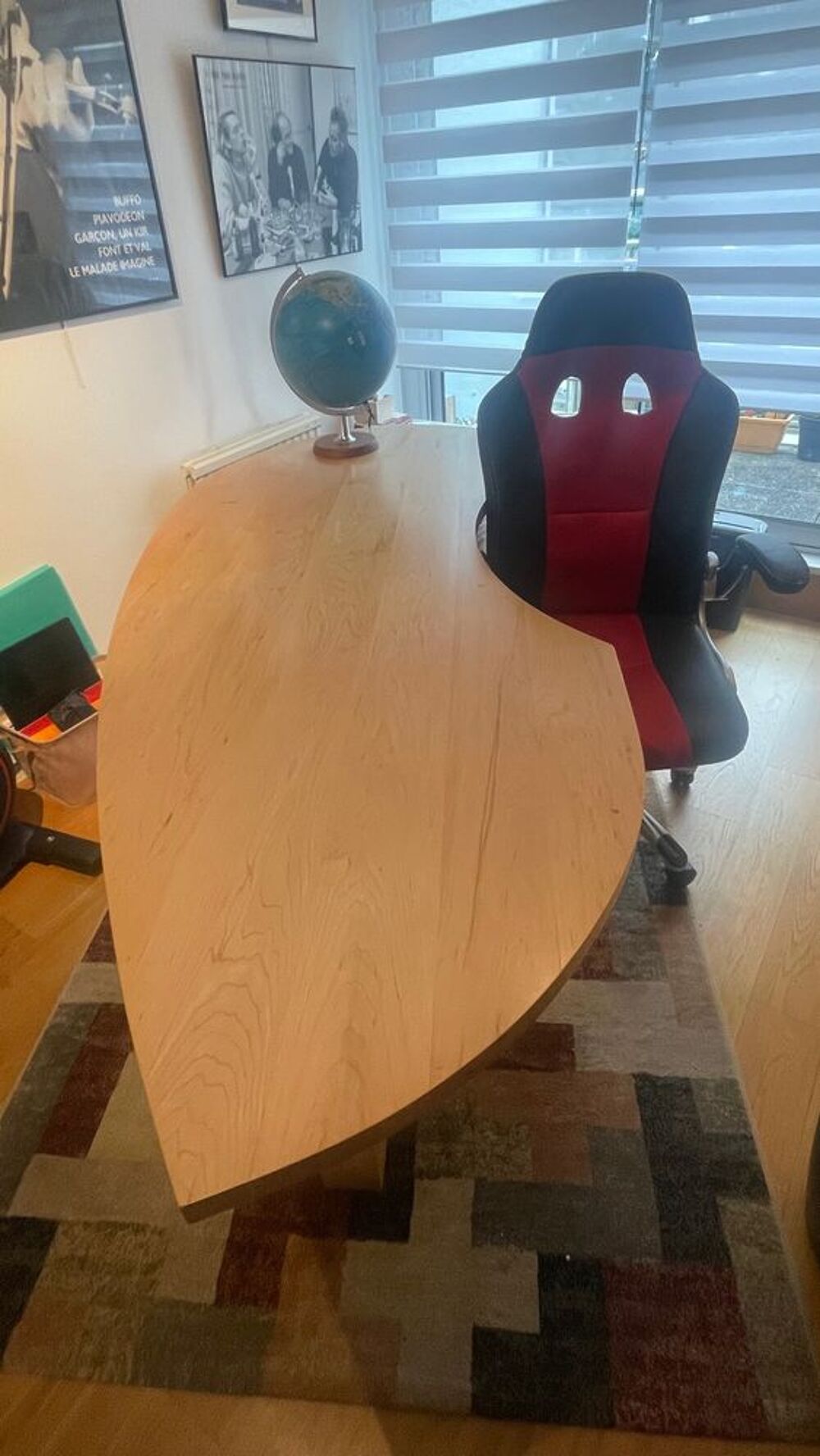 Bureau de direction avec plateau en &eacute;rable
Meubles