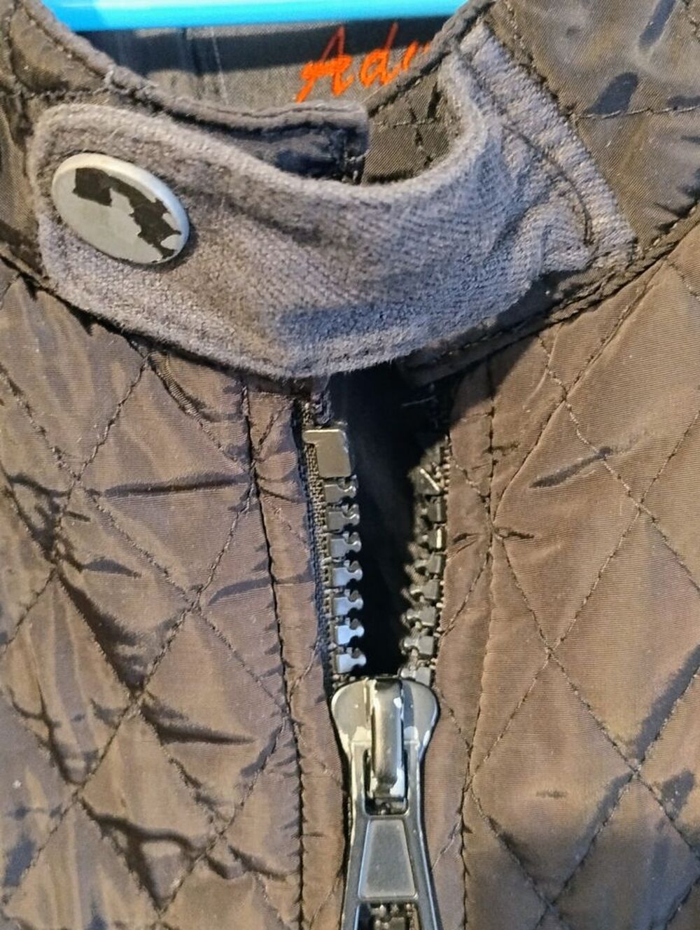 Veste noir matelass&eacute;e l&eacute;g&egrave;re et concfortable en bon &eacute;tat Vêtements