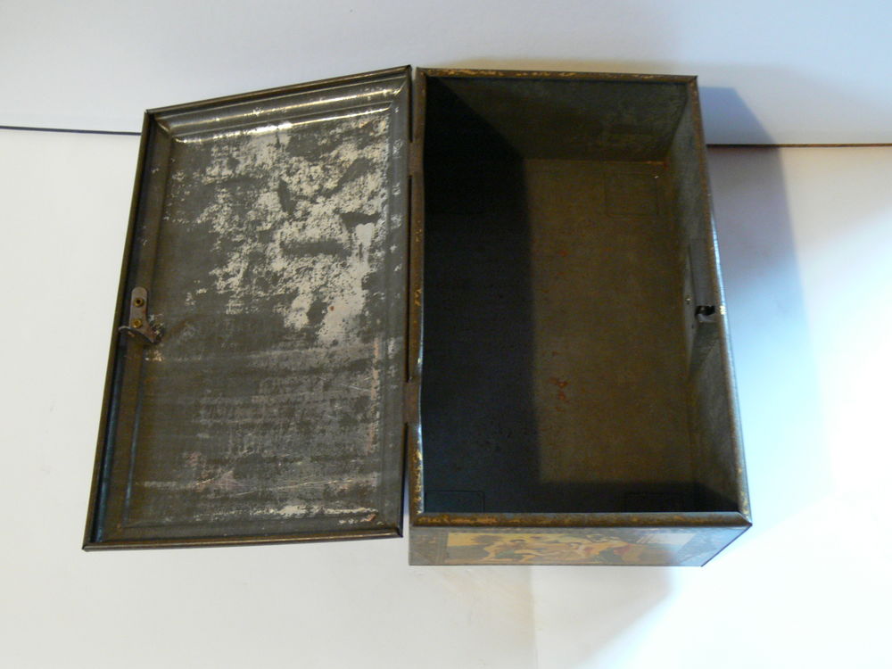Coffret m&eacute;tal d&eacute;cor&eacute; 