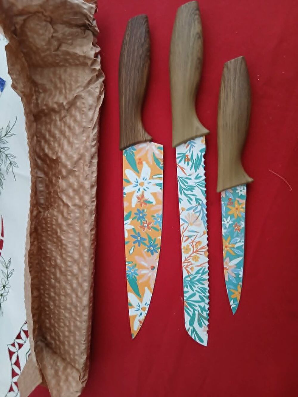  Trois couteaux fleuris du chef neufs N&deg;1470 Electroménager