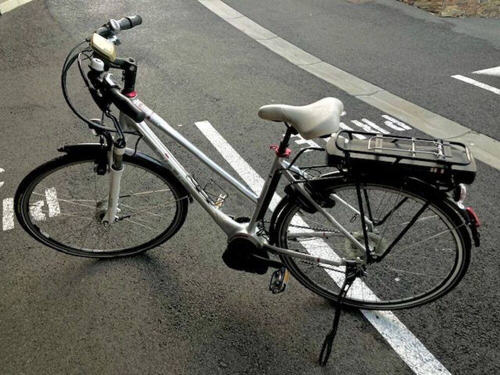 VTT &eacute;lectrique femme marque Sinus Vélos